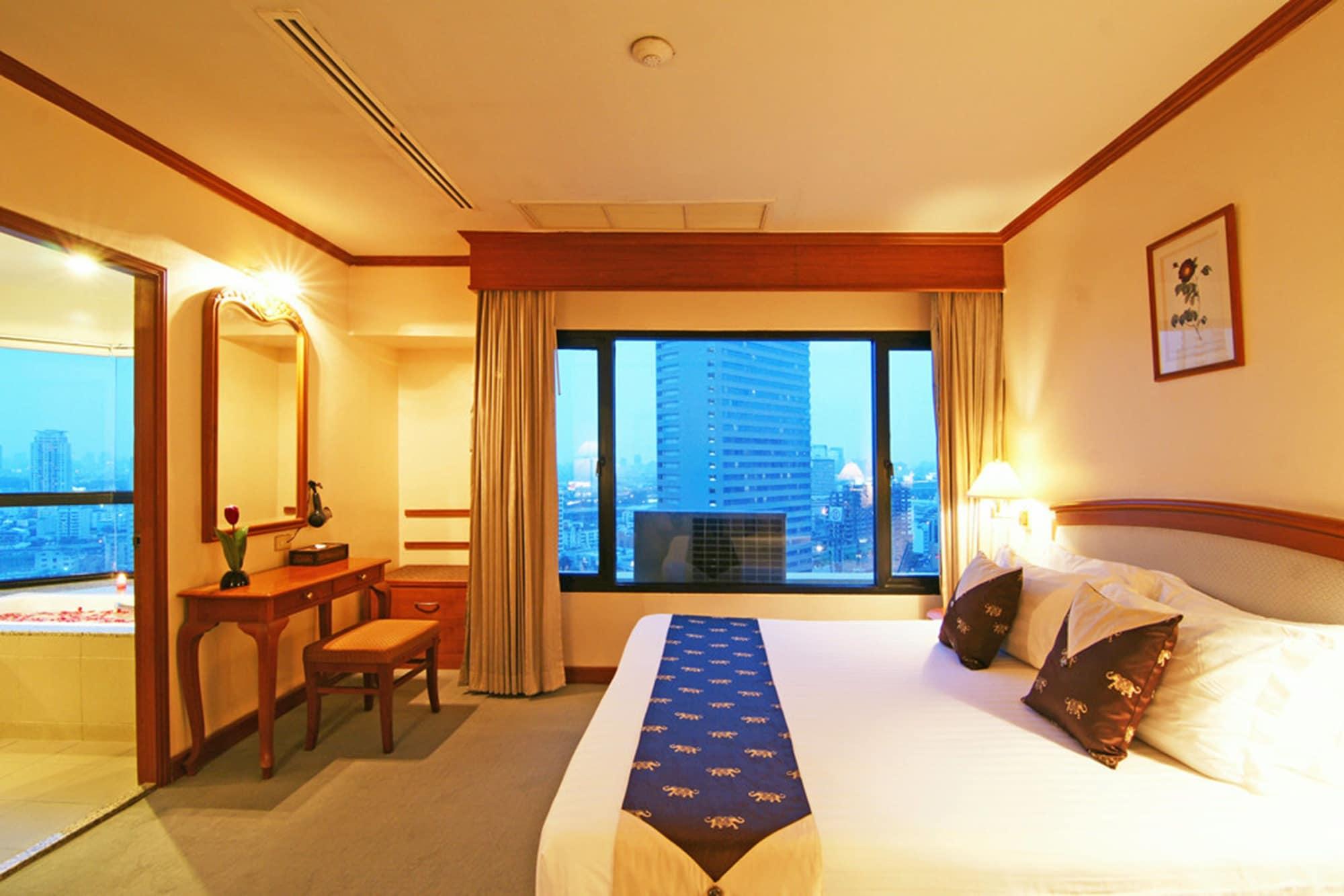 Grand Diamond Suites Hotel Bangkok Exterior foto
