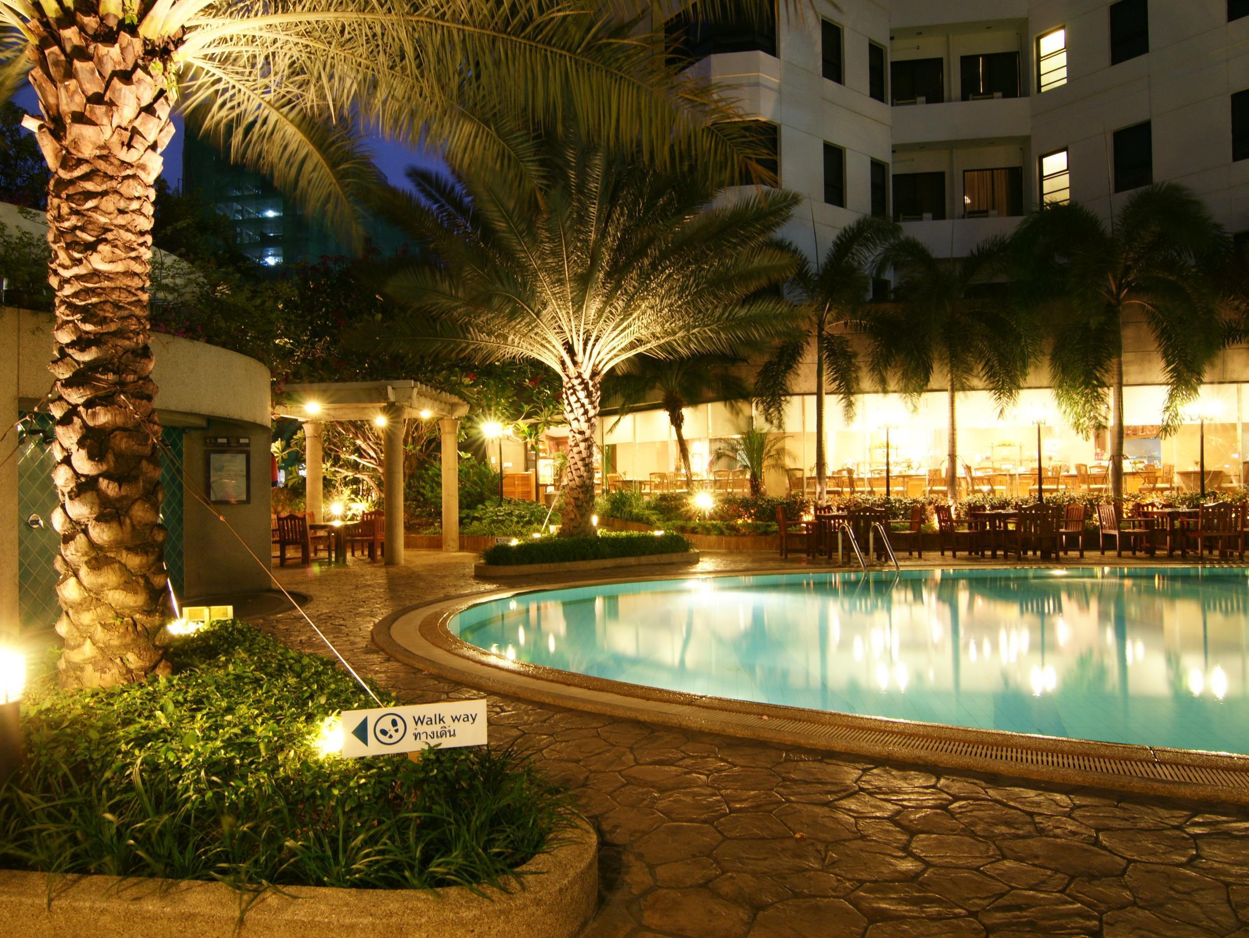 Grand Diamond Suites Hotel Bangkok Exterior foto