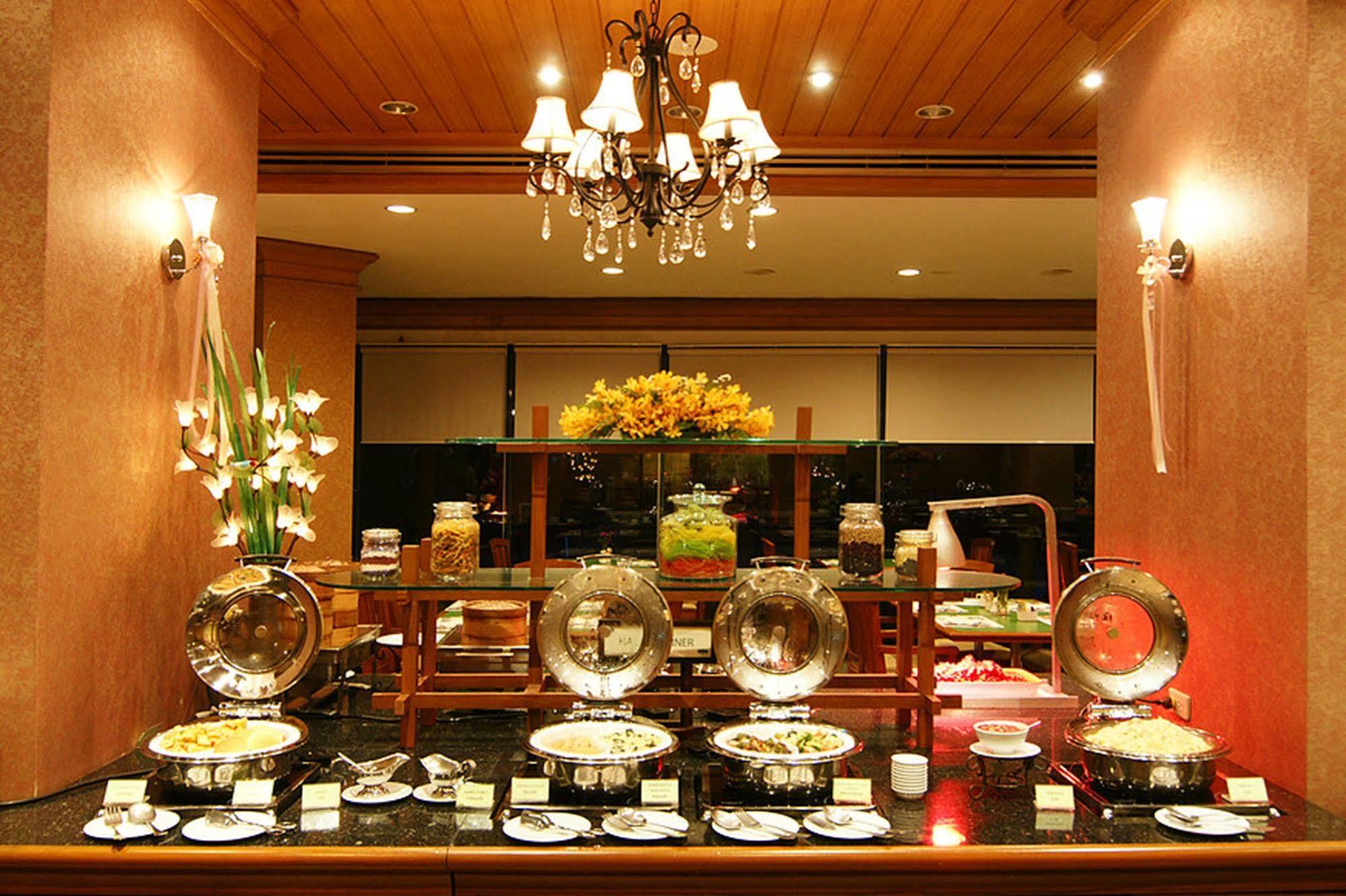 Grand Diamond Suites Hotel Bangkok Exterior foto