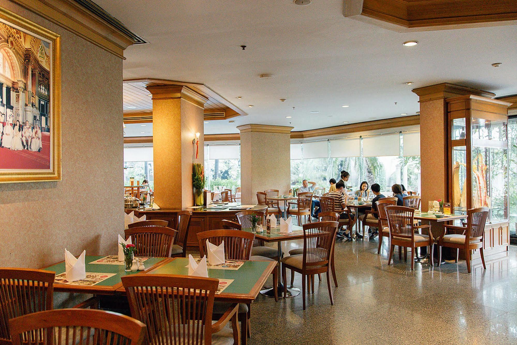 Grand Diamond Suites Hotel Bangkok Exterior foto